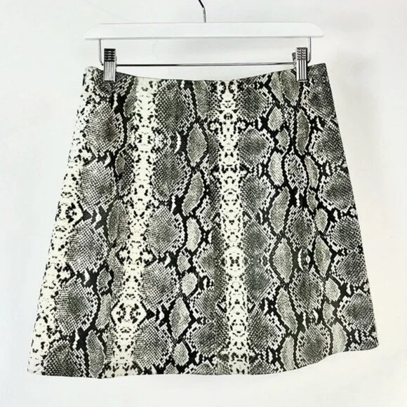VEDA Grey Snakeskin Leather Mini A-Line Skirt - Picture 2 of 7